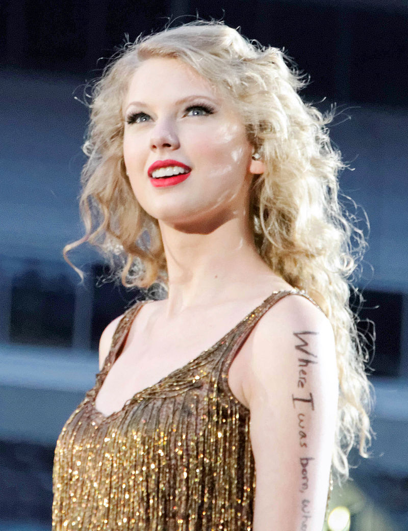 Nom : 800px-Taylor_Swift_Speak_Now_Tour_2011_4.jpg
Affichages : 454
Taille : 171,3 Ko