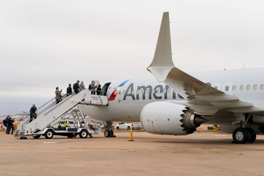 Nom : us-aviation-accident-boeing-americanairlines-181451.jpg
Affichages : 3882
Taille : 48,7 Ko