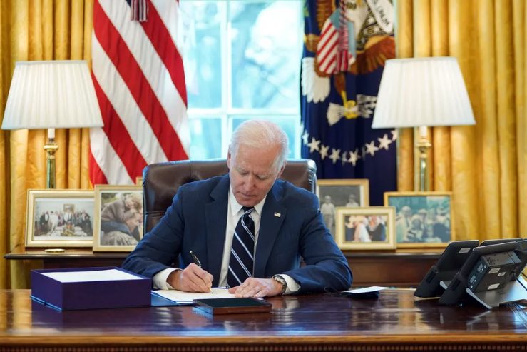 Nom : Screenshot_2021-06-10 Biden revokes and replaces Trump orders banning TikTok and WeChat.png
Affichages : 7722
Taille : 965,7 Ko