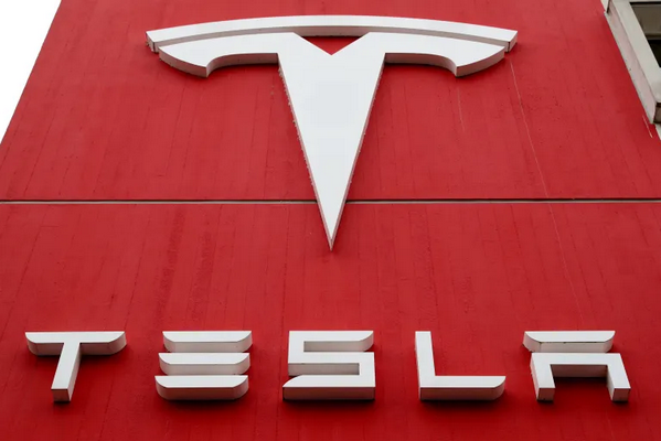 Nom : tesla.png
Affichages : 9146
Taille : 366,9 Ko